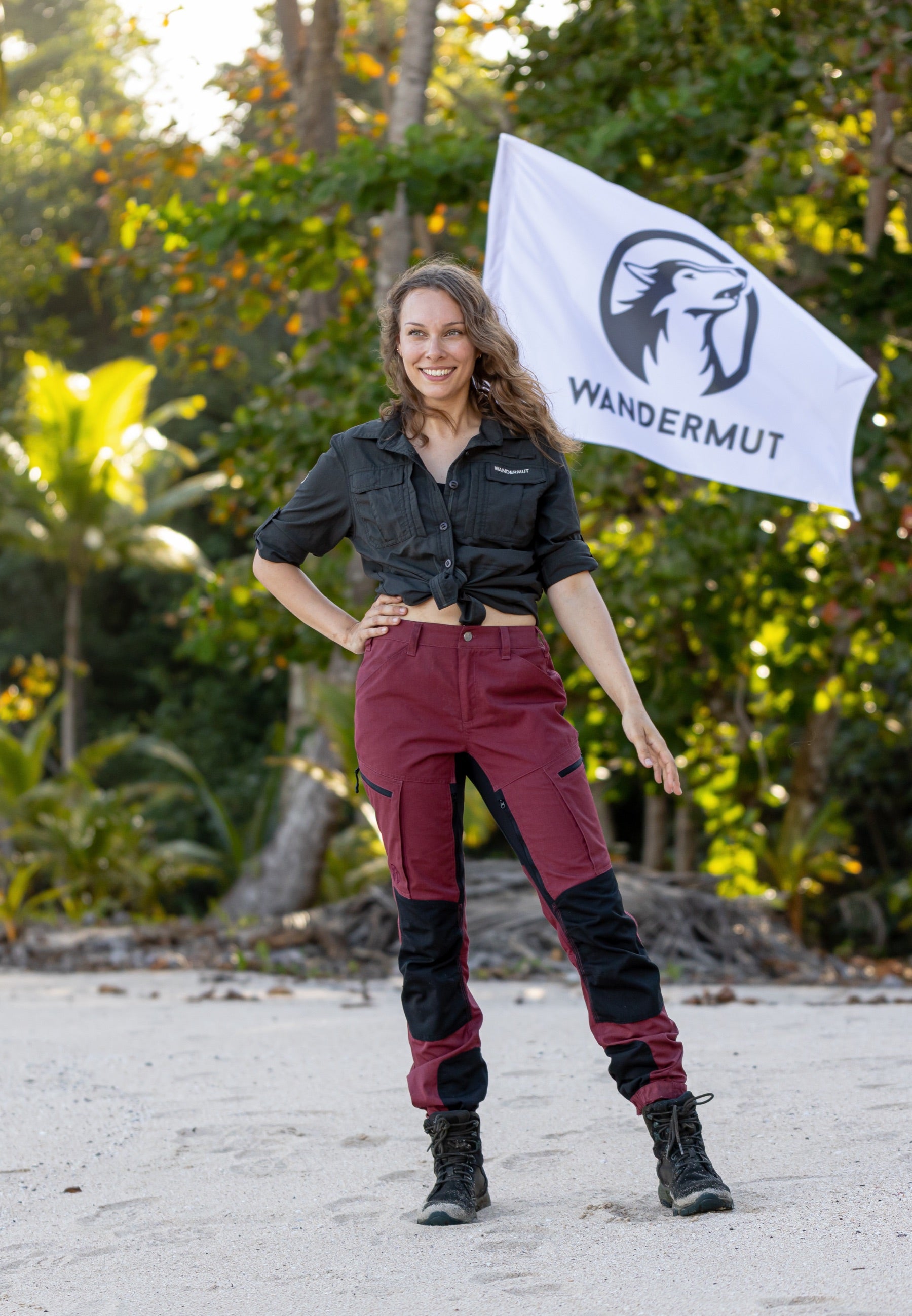 Outdoorhose ALLROUNDER PRO Damen von Wandermut Weinrot Insel