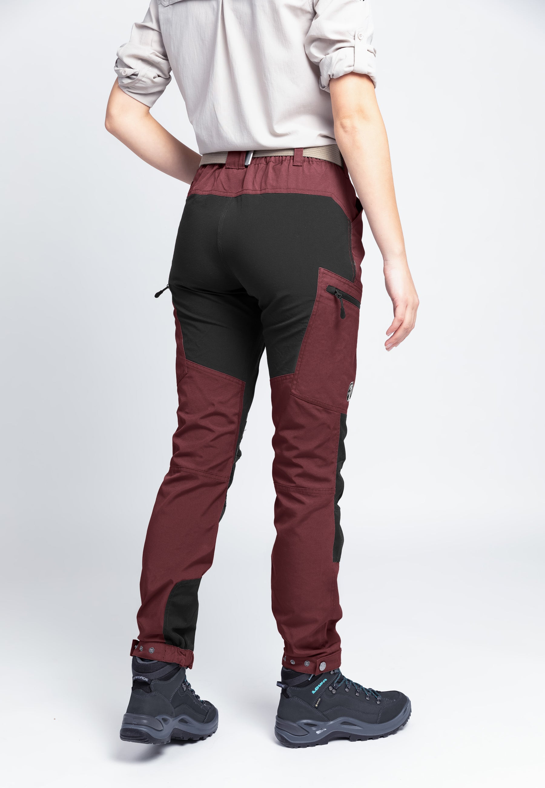 Outdoorhose ALLROUNDER PRO Damen von Wandermut Weinrot Hinten